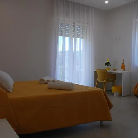 Orangesun Con Parcheggio *